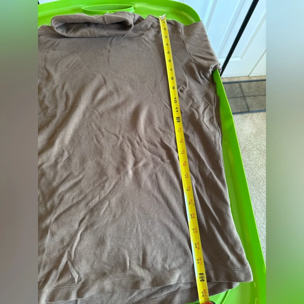 Uniqlo Cocoa Brown Turtleneck Sweater (Size M) - Picture 4 of 5